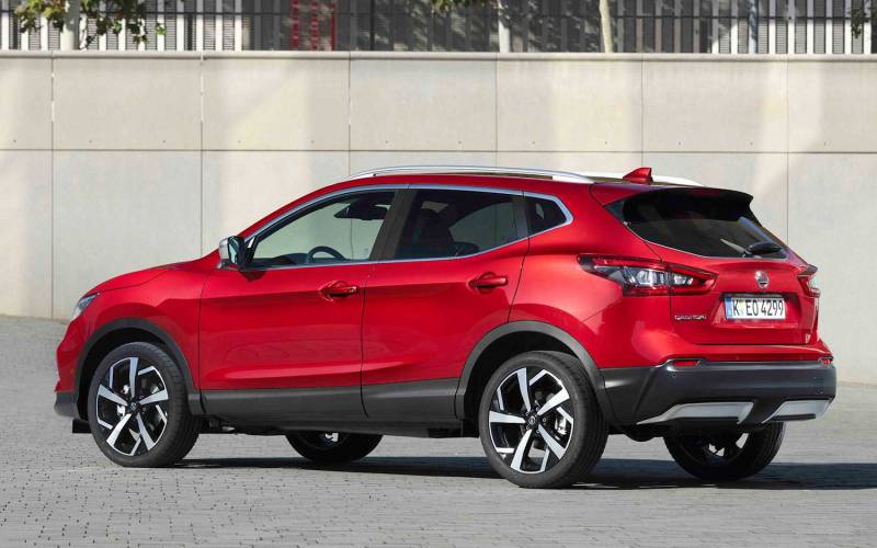 Comparison - Nissan Qashqai Tekna 2019 - vs - BMW X1 xDrive28i 2020 ...